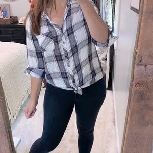 Hester & Orchard black & white plaid top size large